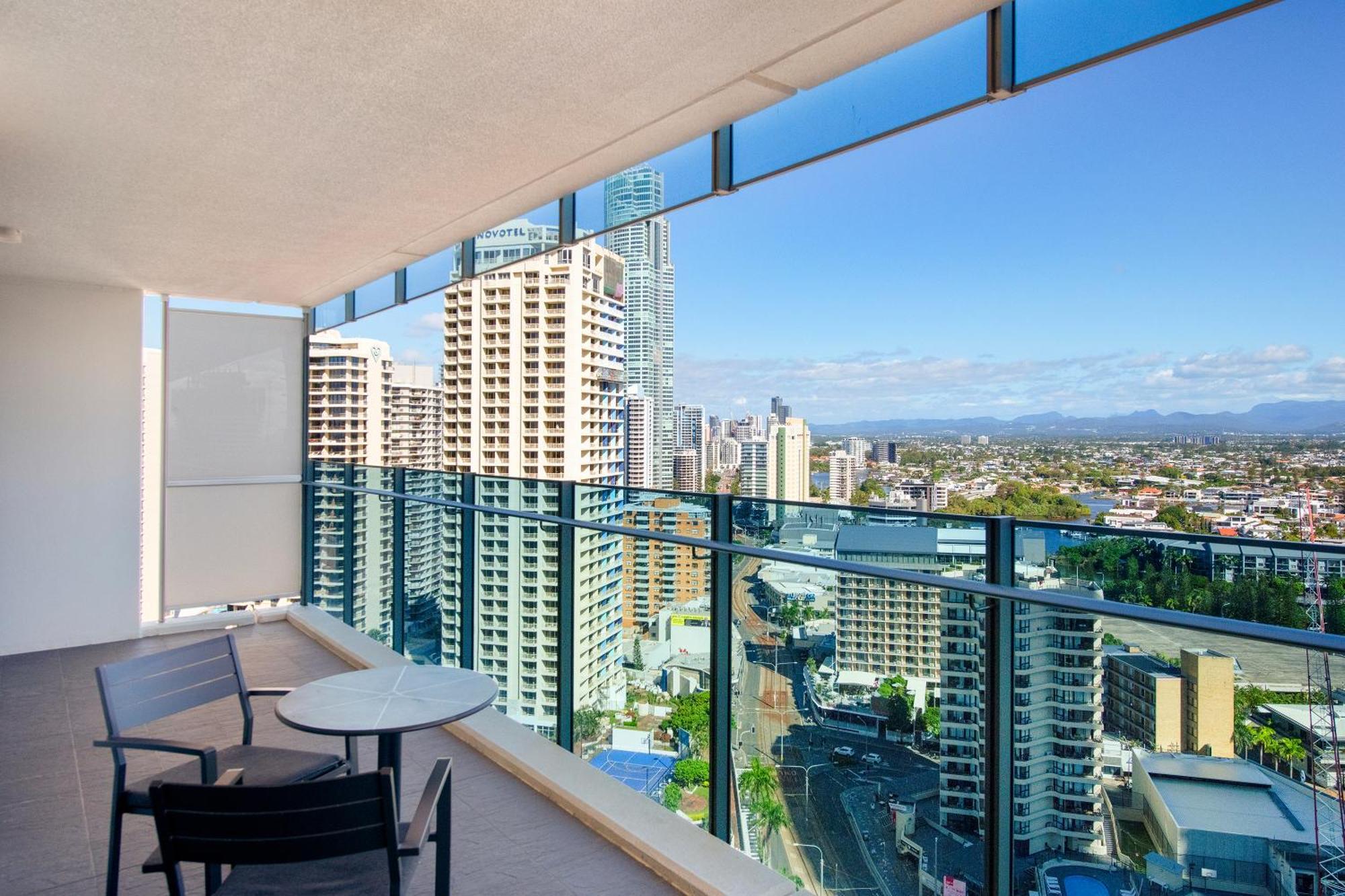 1 Bedroom Hinterland In Surfers Paradise - Q *
